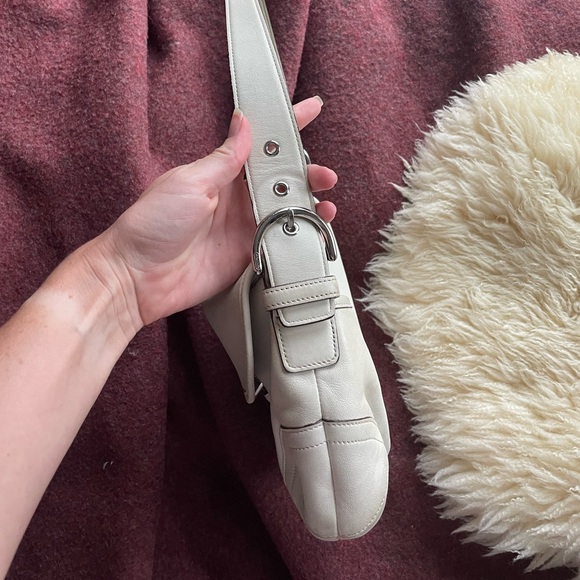 COACH 9248 Soho Buckle Bag Bone Ivory Leather beige color medium size y2k - Picture 4 of 14